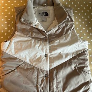 NWOT The North Face Sylvester Hawthorne Khaki/Vintage White Puffer Vest Size Med